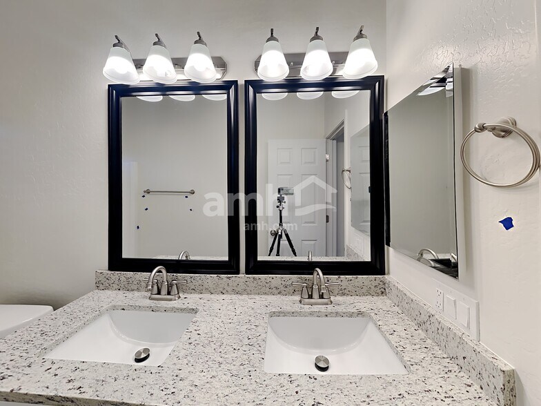 Building Photo - 15355 W Port Au Prince Ln