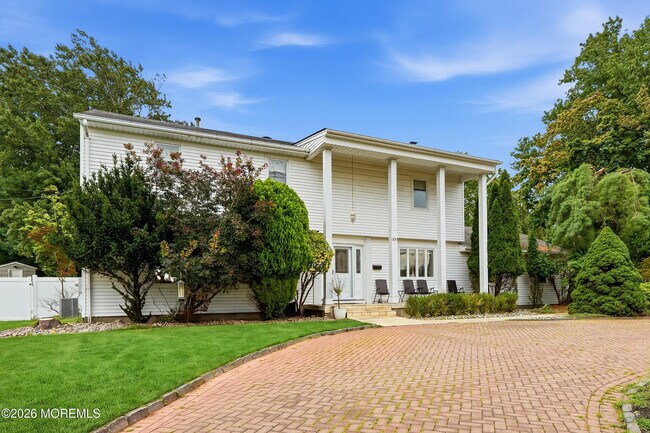 Building Photo - 304 Monmouth Rd
