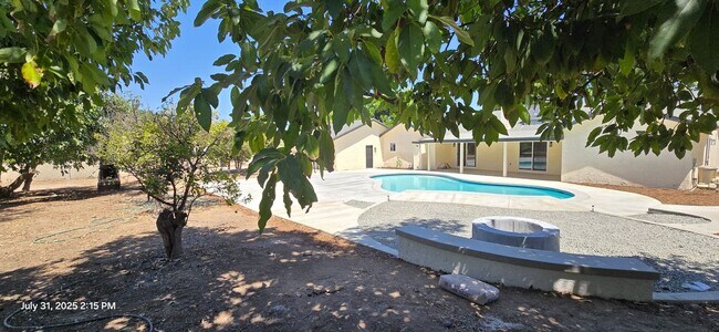 Building Photo - 3024 Sonrisa Dr
