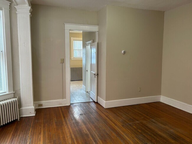 Building Photo - 624 E King St