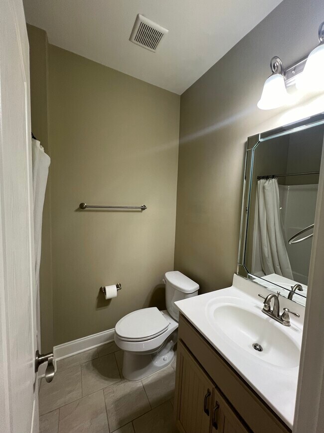 Building Photo - 984 Tender Dr