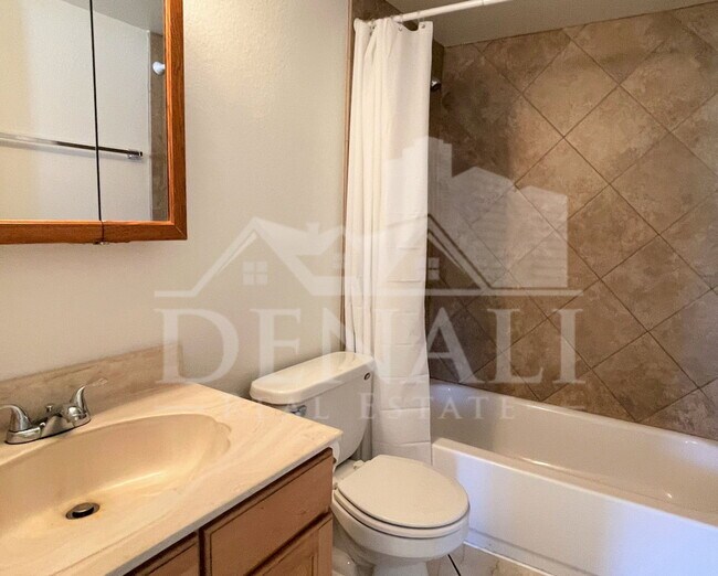 Building Photo - 4746 W Aster Dr
