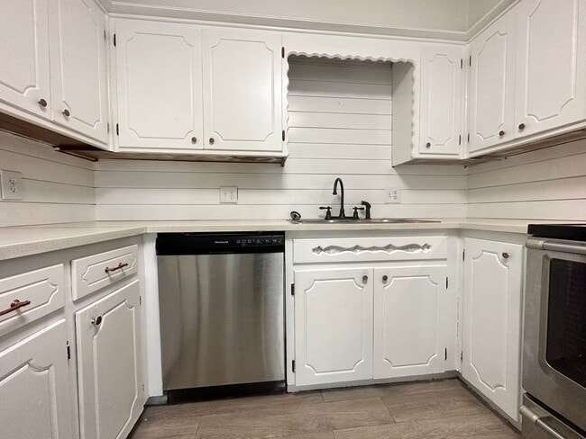 Building Photo - 2 bed unit okc