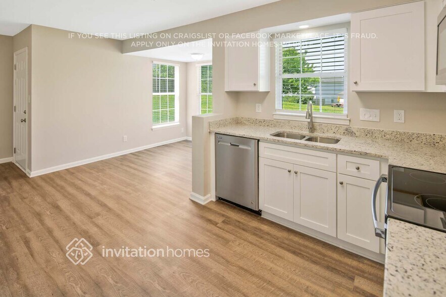 Building Photo - 9403 Fetlock Ct
