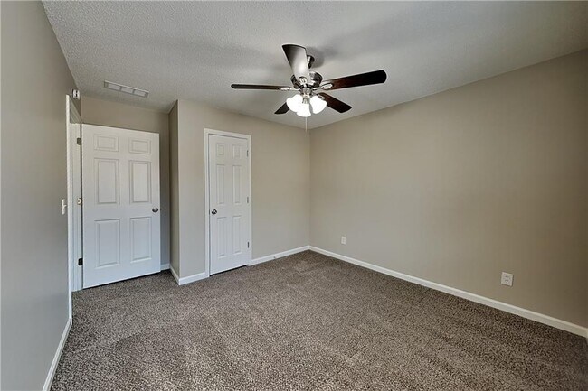 Building Photo - 308 Golden Ct