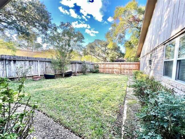 Building Photo - 13935 St Marys Ln