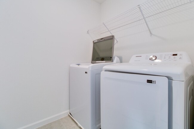 Building Photo - 2216 Bear Peak Dr