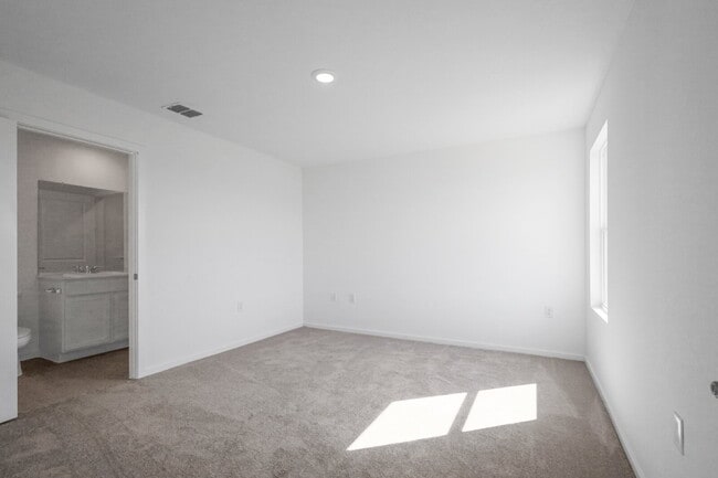 Building Photo - 1442 Mira Mill