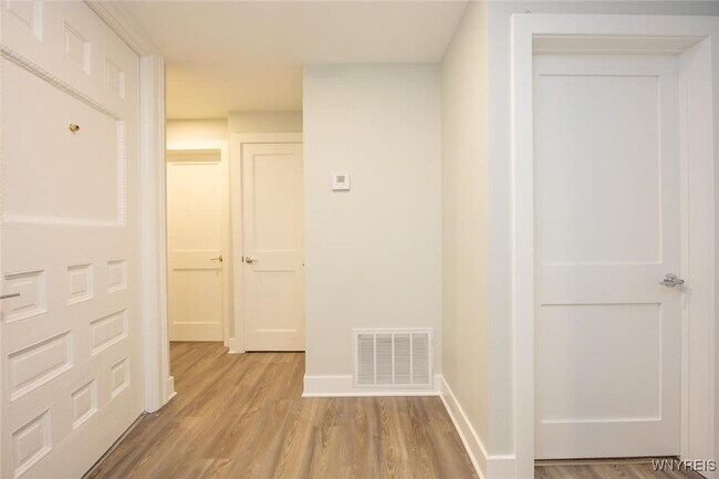 Building Photo - 1008 Elmwood Ave