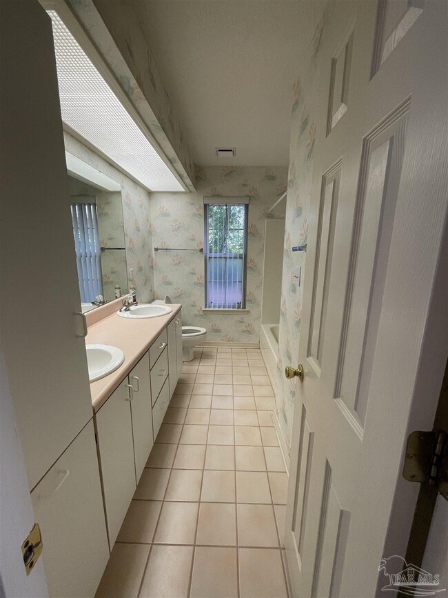 Building Photo - 941 Spring Creek Cir