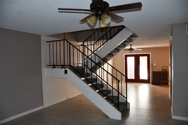 Primary Photo - 2316 Shadowdale Dr