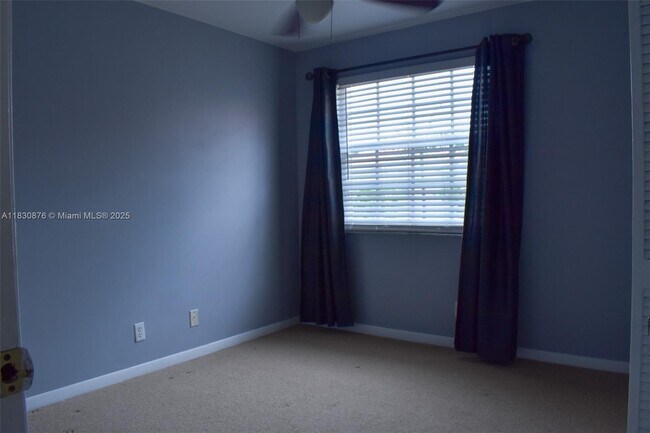 Building Photo - 10998 Mainsail Dr