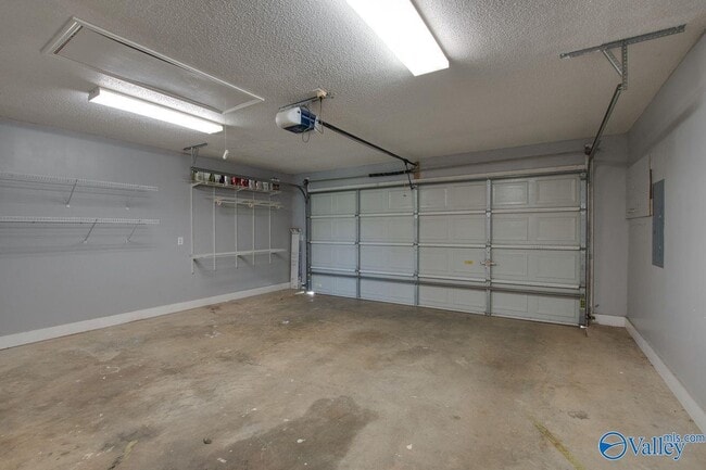 Building Photo - 115 Raptor Ct