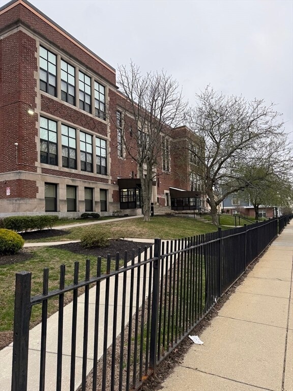 Building Photo - 24 Whitfield St