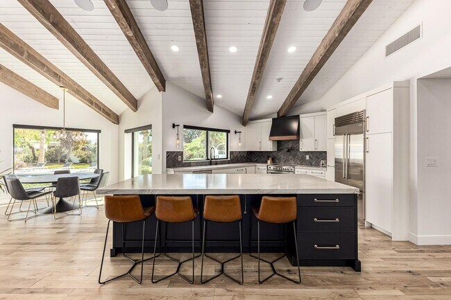 Building Photo - 9917 N 52nd St