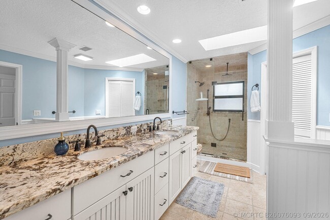 Building Photo - 2530 La Lique Cir