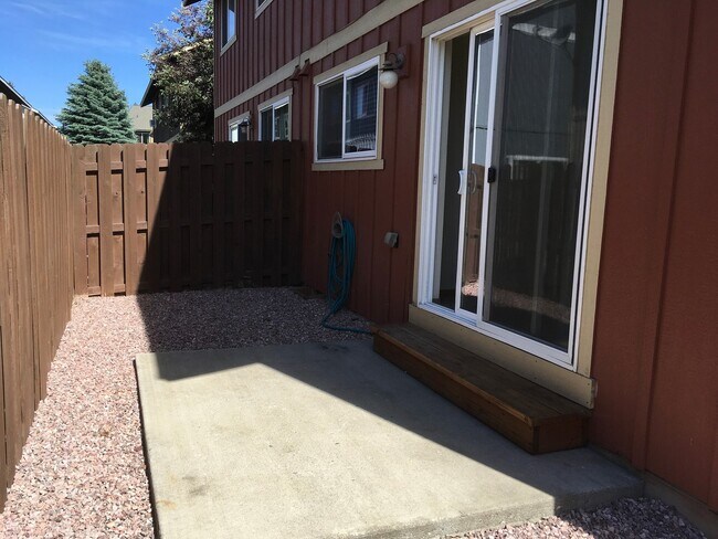 Building Photo - d21022