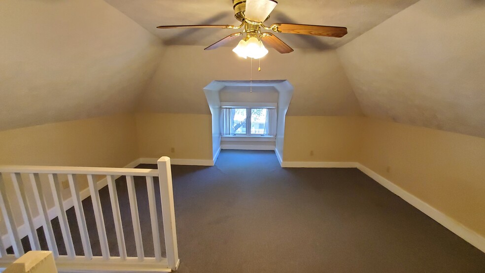 3rd floor bedroom - 3261 R St