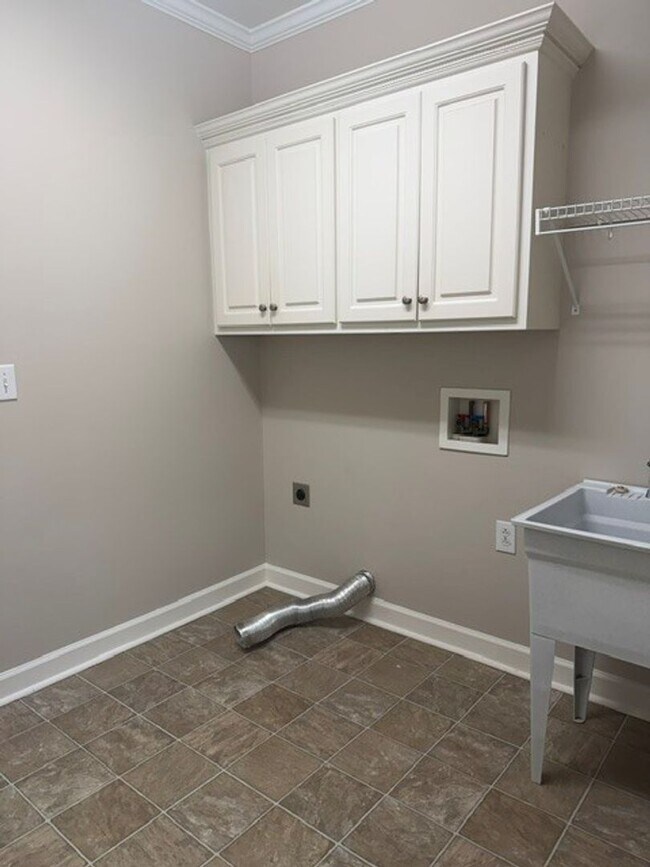 Building Photo - 3 Bed/2 Bath with Bonus Room in CBA Schools
