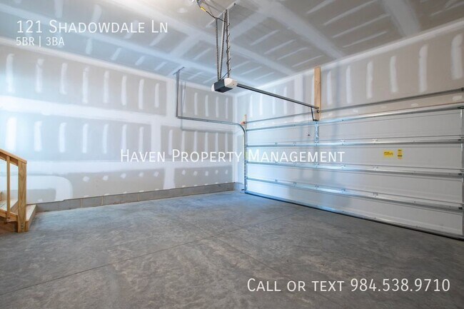 Building Photo - 121 Shadowdale Ln