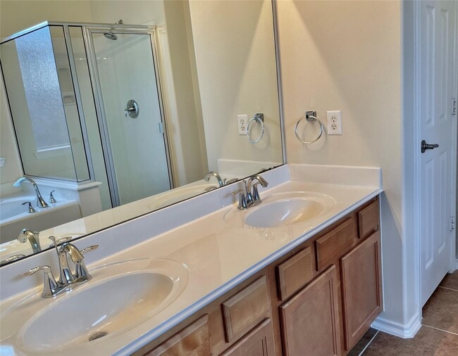 Building Photo - 17810 Serene Shore Dr