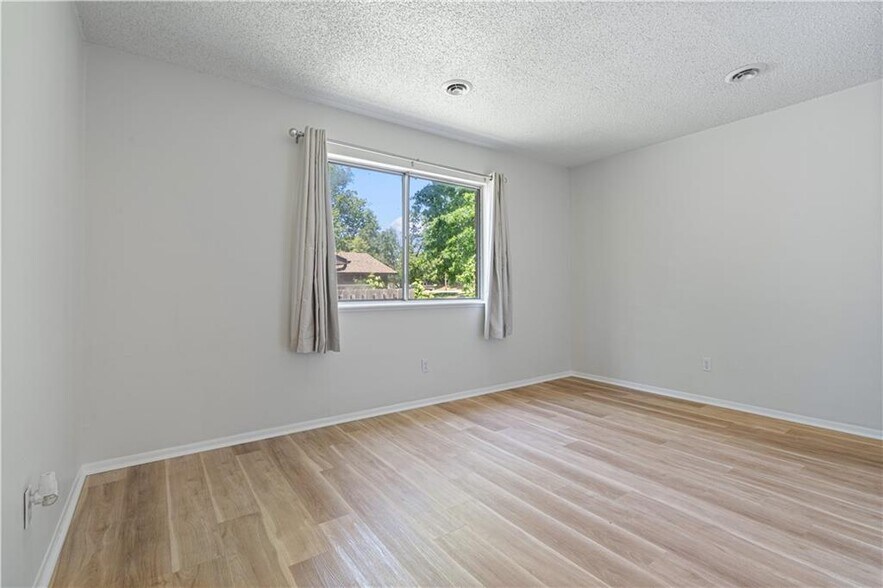 Building Photo - 3023 N Old Missouri Rd