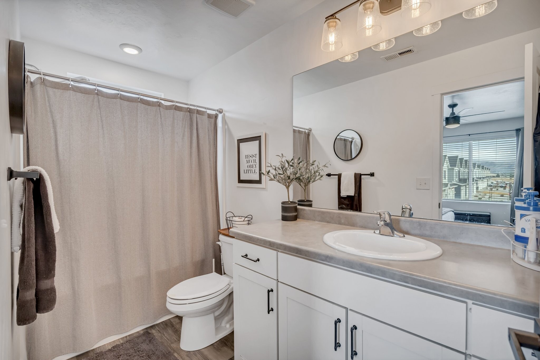 Building Photo - 5176 W Duet Dr