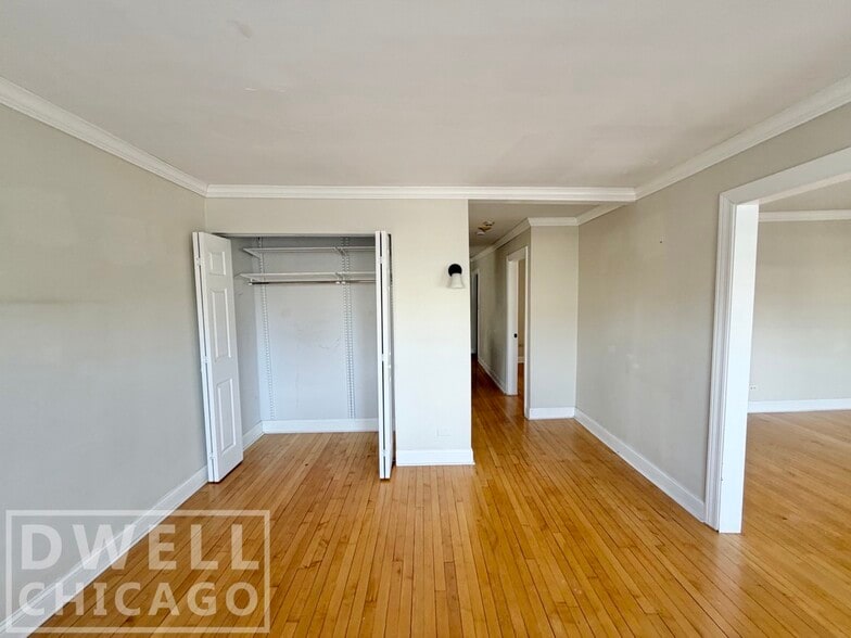 Building Photo - 731 Elm St