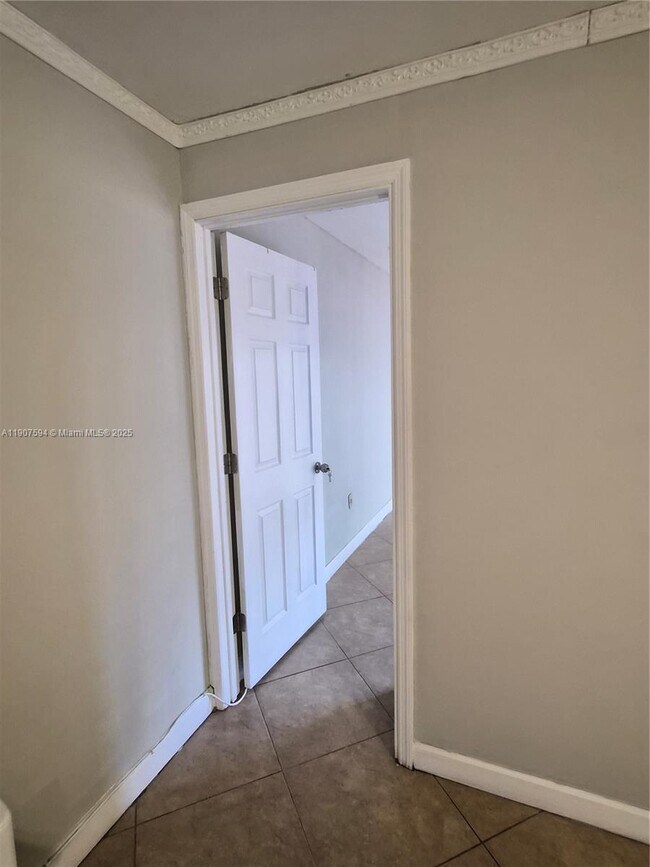 Building Photo - 10904 SW 72nd St