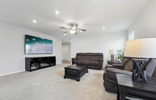 Building Photo - 8792 Kenridge Ln