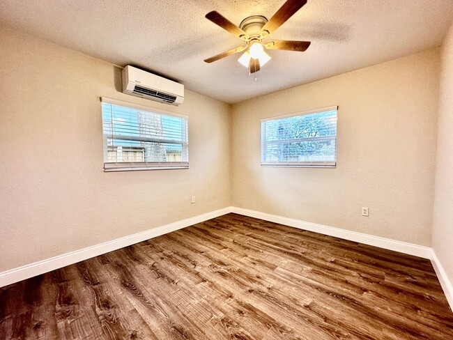 Building Photo - 2410 Formosa Ave