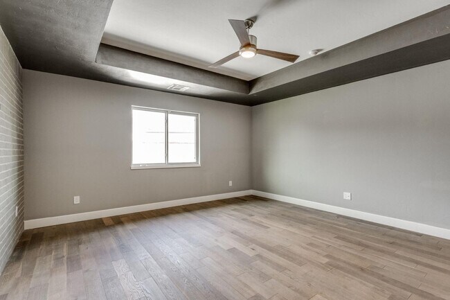 Building Photo - 2125 Heavenly Dr