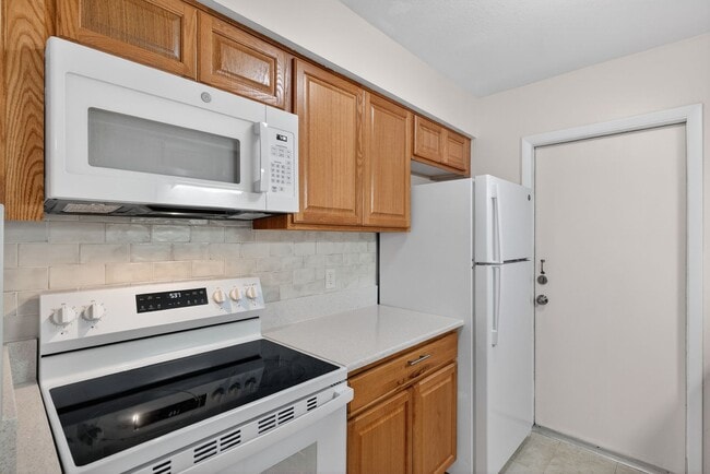 Building Photo - Adorable Single Family Home