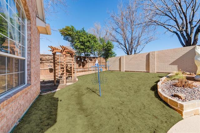 Building Photo - 1804 Briaroaks Dr