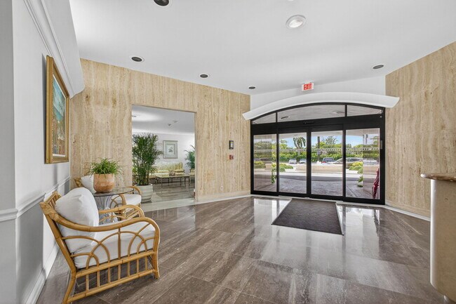 Building Photo - 2600 N Flagler Dr