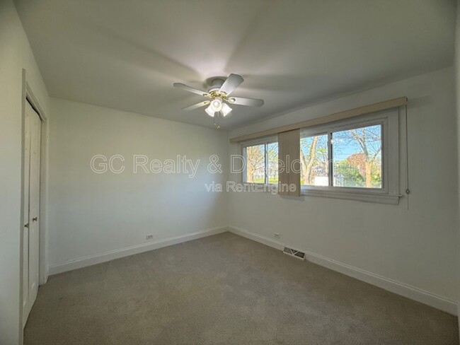 Building Photo - 2N278 Prairie Ave