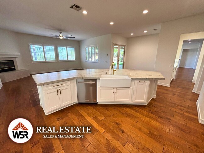 Building Photo - Beautifully upgraded LARGE home with a pool and basketball court in Mockingbird Canyon!