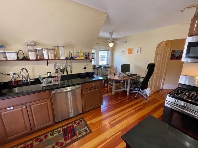 Building Photo - 21 Chandler St