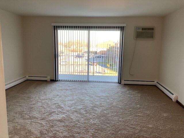 Building Photo - 17630 Rosewood Dr