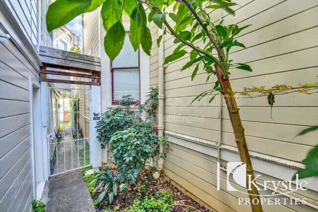 Building Photo - 519 Virginia St