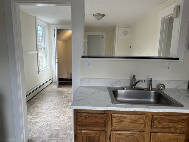 Building Photo - 357 Lancaster St