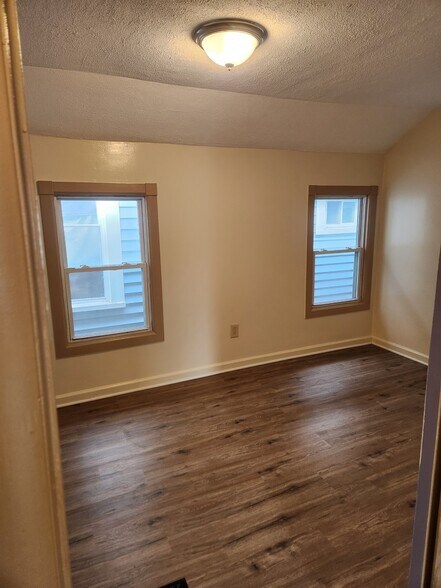 Building Photo - 153 S Union St