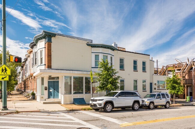 Building Photo - 600 S Linwood Ave