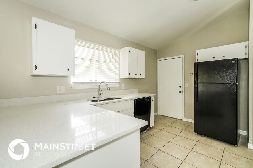 Building Photo - 1553 Faircloth Ct