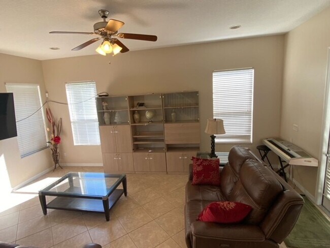 Building Photo - Beautiful 4 Bedroom 3 Bath Home in Ocoee