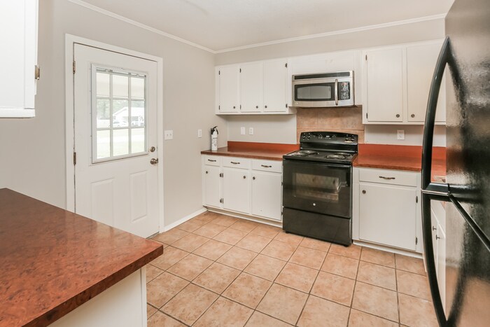 Building Photo - 103 Springridge Dr