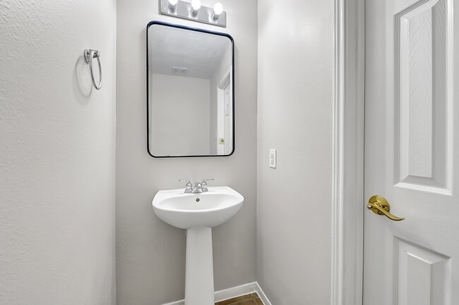 Building Photo - 14418 Cellini Dr