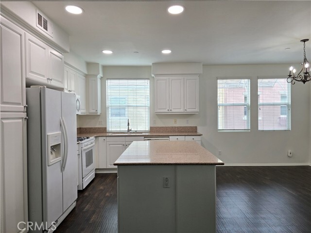 Building Photo - 527 N Chardonnay Dr