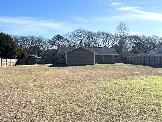 Building Photo - Great Home in Dove Cove Subdivision