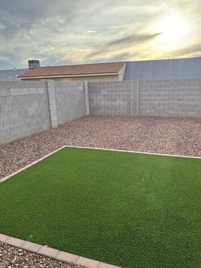 Building Photo - 5630 S Daisy Patch Pl